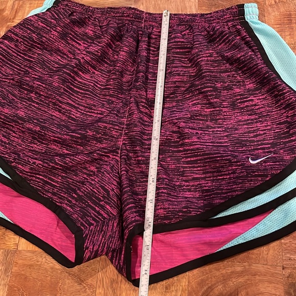 Women’s Nike Tempo Shorts, size medium. - Picture 6 of 6